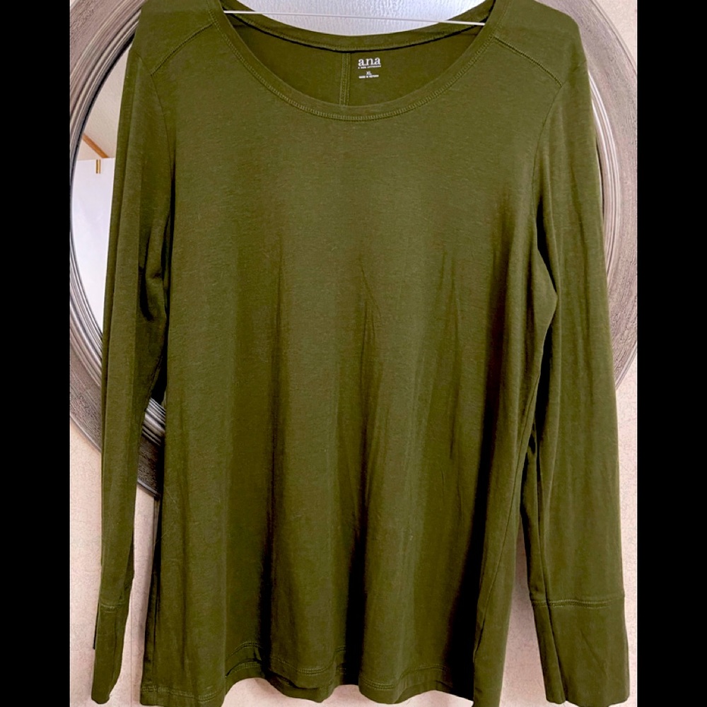 a.n.a long sleeve tee.  Olive green.  Wide cuff.  Size XL